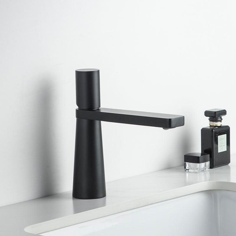 Bathroom And Bathroom Wash Hands And Face Faucets